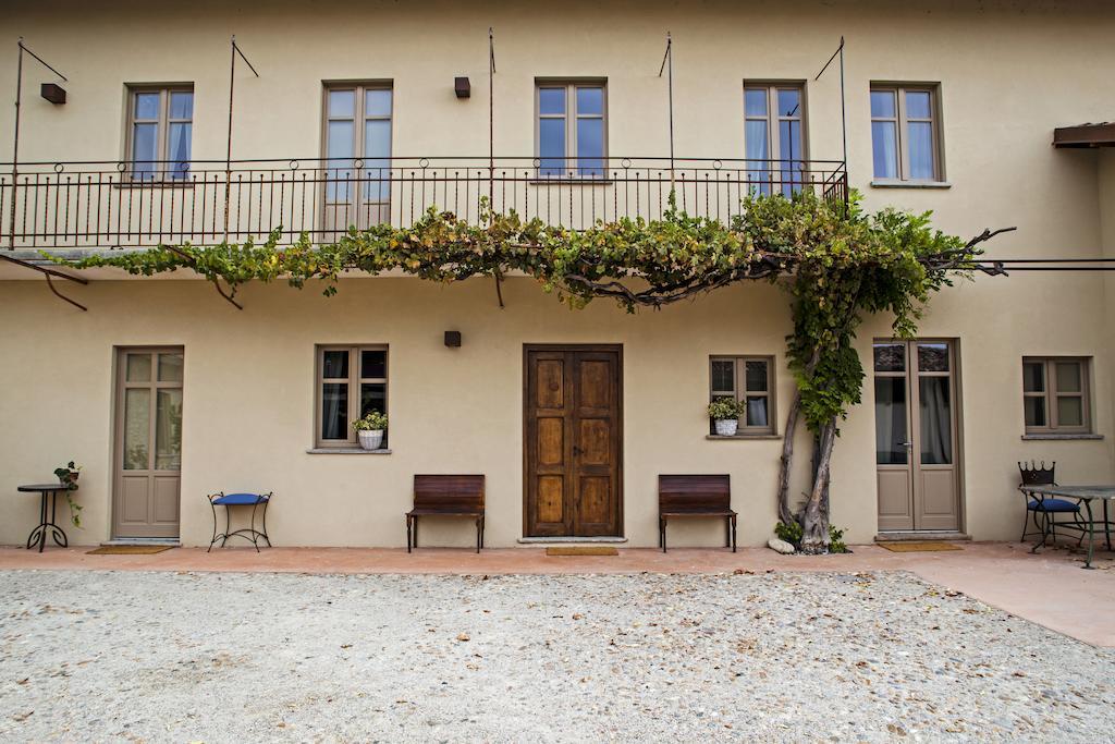 A Mira 'D Novel Guest House โนเวลโล ภายนอก รูปภาพ